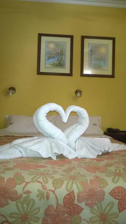 Hotel San Martin Reconquista Bagian luar foto